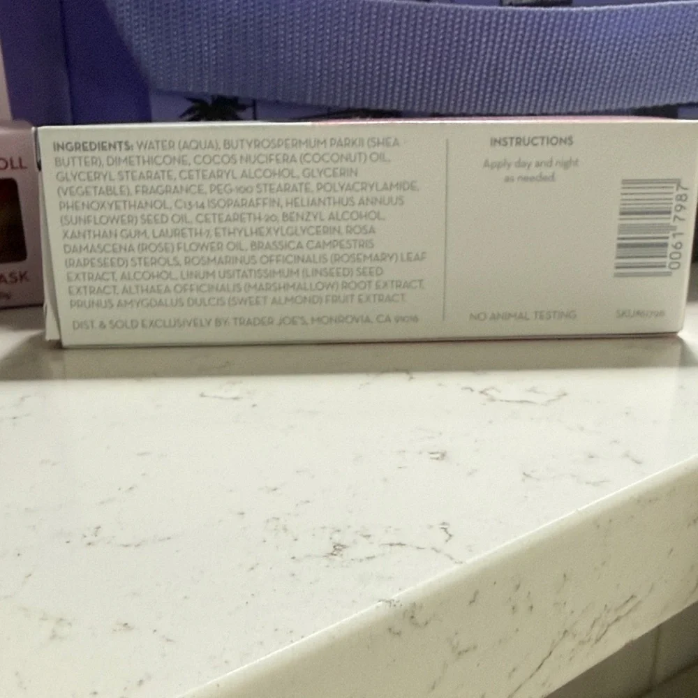 Trader Joe's Bundle - Purple Mini Insulated Lunch Bag with Hand Cream & Lip Mask - Picture 8 of 9